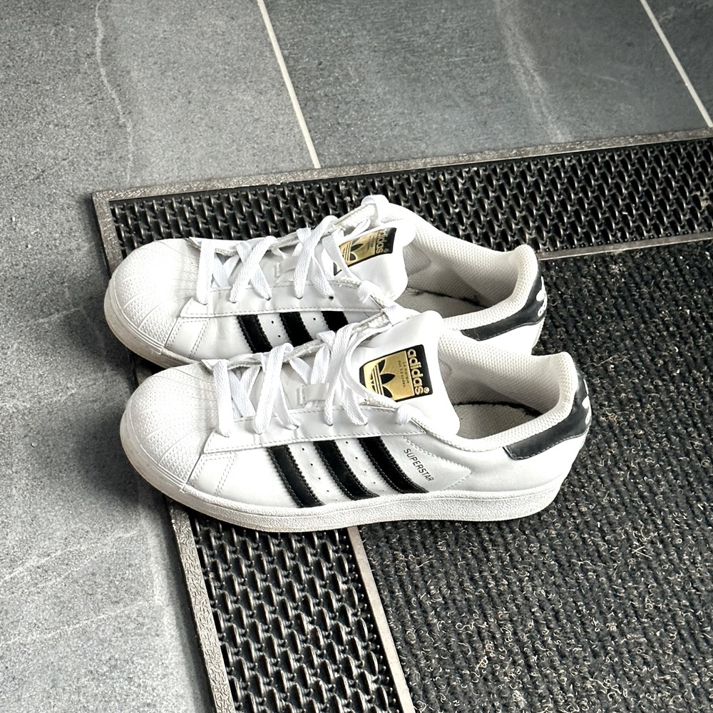 Adidas Superstar Sneakers